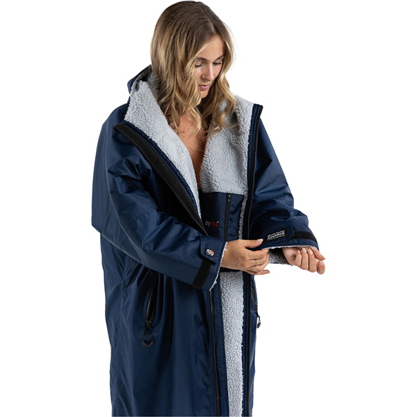 2026 Dryrobe Advance Long Sleeve Changing Robe DALSV3 - Navy Blue / Grey